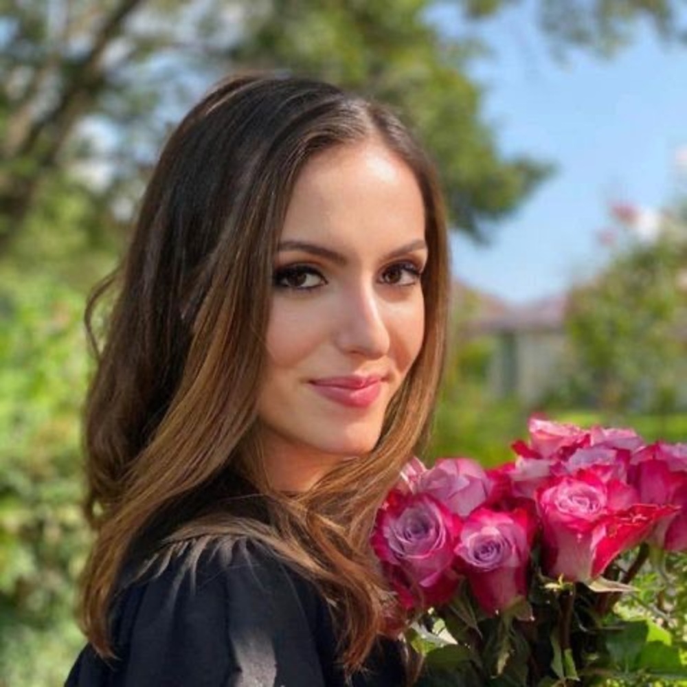 Meet your Posher, Emilya